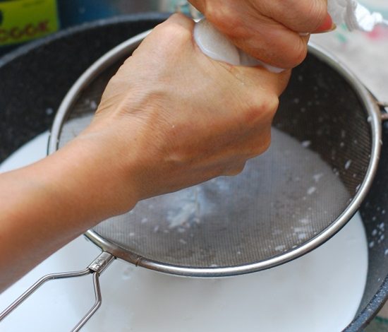 Hướng dẫn cách làm nước cốt dừa thơm ngon béo ngậy cho món ăn hoàn hảo